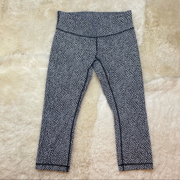 lululemon athletica Scatter Star Arctic Wunder Under III Crop sz 8 - Picture 4 of 8